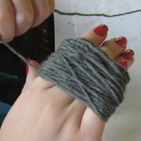 wrap wool around hand